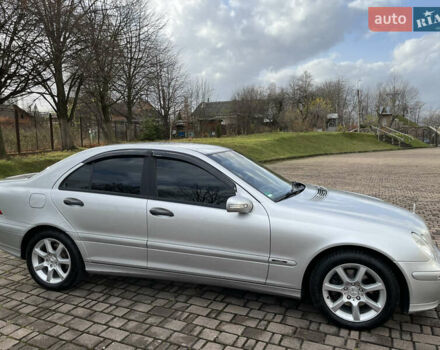 Серый Мерседес Ц-Класс, объемом двигателя 1.8 л и пробегом 211 тыс. км за 7770 $, фото 3 на Automoto.ua