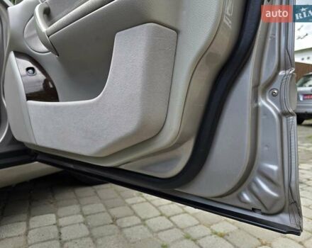 Серый Мерседес Ц-Класс, объемом двигателя 1.8 л и пробегом 176 тыс. км за 7500 $, фото 78 на Automoto.ua