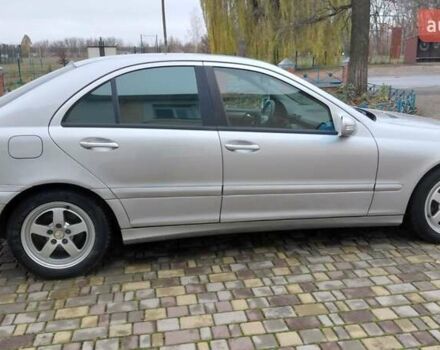 Серый Мерседес Ц-Класс, объемом двигателя 1.8 л и пробегом 300 тыс. км за 5000 $, фото 5 на Automoto.ua