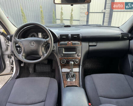 Сірий Мерседес Ц-Клас, об'ємом двигуна 2.2 л та пробігом 245 тис. км за 5550 $, фото 32 на Automoto.ua