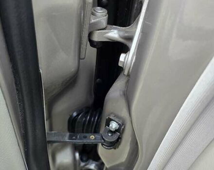 Серый Мерседес Ц-Класс, объемом двигателя 1.8 л и пробегом 176 тыс. км за 7500 $, фото 136 на Automoto.ua