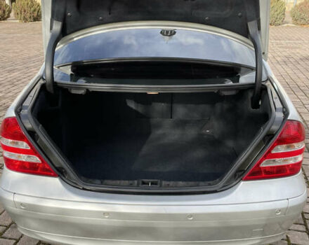 Серый Мерседес Ц-Класс, объемом двигателя 1.8 л и пробегом 211 тыс. км за 7770 $, фото 8 на Automoto.ua