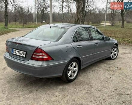 Сірий Мерседес Ц-Клас, об'ємом двигуна 2.1 л та пробігом 500 тис. км за 5400 $, фото 4 на Automoto.ua