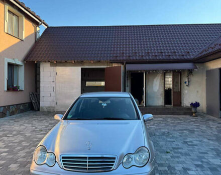 Серый Мерседес Ц-Класс, объемом двигателя 1.8 л и пробегом 245 тыс. км за 6650 $, фото 9 на Automoto.ua