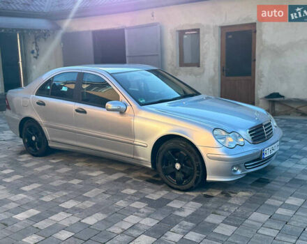 Серый Мерседес Ц-Класс, объемом двигателя 1.8 л и пробегом 245 тыс. км за 6650 $, фото 1 на Automoto.ua