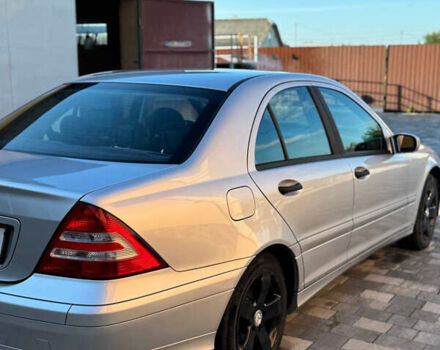 Серый Мерседес Ц-Класс, объемом двигателя 1.8 л и пробегом 245 тыс. км за 6650 $, фото 4 на Automoto.ua