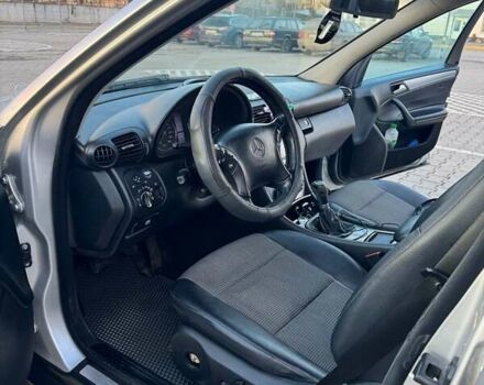 Серый Мерседес Ц-Класс, объемом двигателя 1.8 л и пробегом 325 тыс. км за 5200 $, фото 1 на Automoto.ua