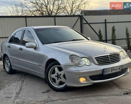 Сірий Мерседес Ц-Клас, об'ємом двигуна 2.2 л та пробігом 245 тис. км за 5550 $, фото 4 на Automoto.ua
