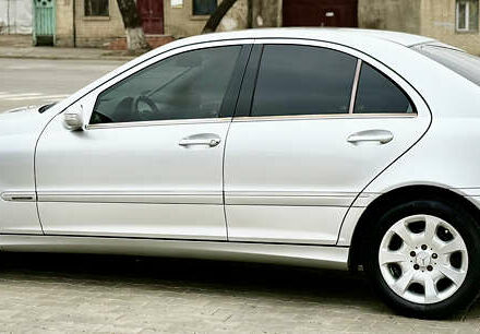 Сірий Мерседес Ц-Клас, об'ємом двигуна 1.8 л та пробігом 225 тис. км за 6700 $, фото 8 на Automoto.ua