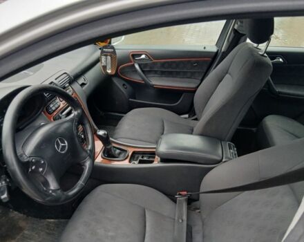 Серый Мерседес Ц-Класс, объемом двигателя 0 л и пробегом 180 тыс. км за 2600 $, фото 7 на Automoto.ua