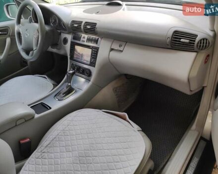 Серый Мерседес Ц-Класс, объемом двигателя 2 л и пробегом 250 тыс. км за 8400 $, фото 7 на Automoto.ua