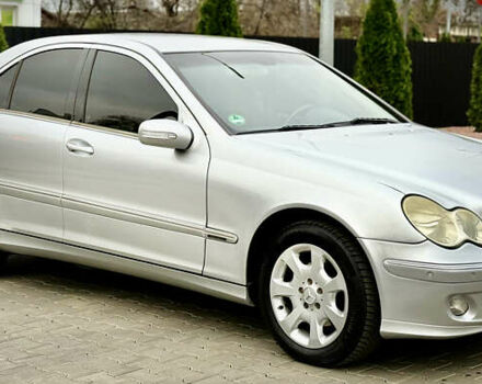 Сірий Мерседес Ц-Клас, об'ємом двигуна 1.8 л та пробігом 225 тис. км за 6700 $, фото 14 на Automoto.ua