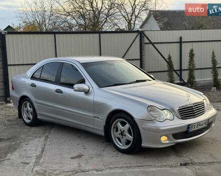 Сірий Мерседес Ц-Клас, об'ємом двигуна 2.2 л та пробігом 245 тис. км за 5550 $, фото 5 на Automoto.ua