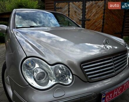 Серый Мерседес Ц-Класс, объемом двигателя 1.8 л и пробегом 176 тыс. км за 7500 $, фото 2 на Automoto.ua