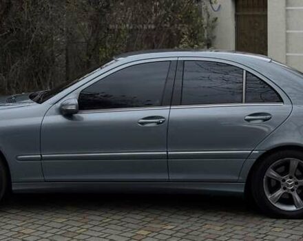 Серый Мерседес Ц-Класс, объемом двигателя 2.1 л и пробегом 260 тыс. км за 8500 $, фото 11 на Automoto.ua