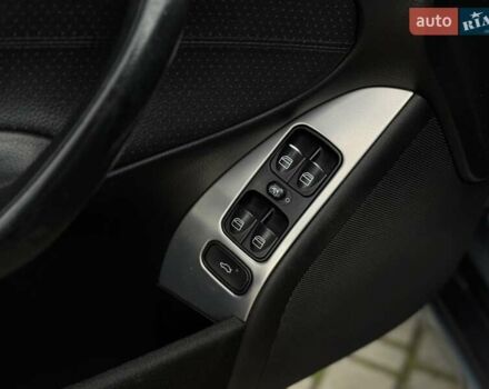 Серый Мерседес Ц-Класс, объемом двигателя 2.1 л и пробегом 260 тыс. км за 8500 $, фото 31 на Automoto.ua