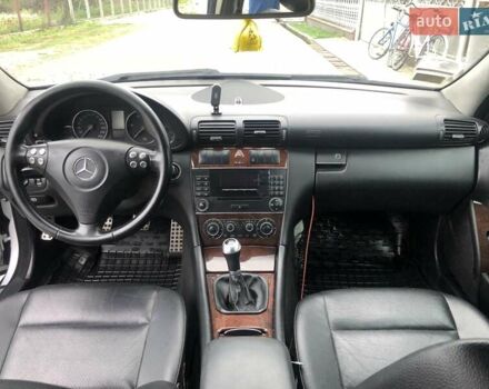 Сірий Мерседес Ц-Клас, об'ємом двигуна 2.1 л та пробігом 315 тис. км за 8000 $, фото 2 на Automoto.ua