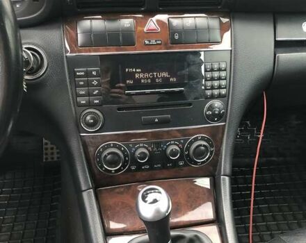 Сірий Мерседес Ц-Клас, об'ємом двигуна 2.1 л та пробігом 315 тис. км за 8000 $, фото 4 на Automoto.ua