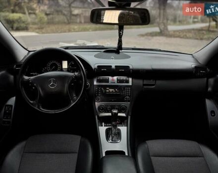 Серый Мерседес Ц-Класс, объемом двигателя 2.1 л и пробегом 260 тыс. км за 8500 $, фото 23 на Automoto.ua