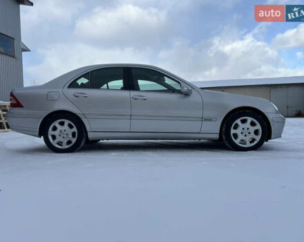 Серый Мерседес Ц-Класс, объемом двигателя 1.8 л и пробегом 162 тыс. км за 6850 $, фото 6 на Automoto.ua