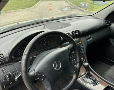 Сірий Мерседес Ц-Клас, об'ємом двигуна 2.2 л та пробігом 373 тис. км за 2950 $, фото 4 на Automoto.ua