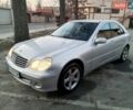 Сірий Мерседес Ц-Клас, об'ємом двигуна 1.8 л та пробігом 348 тис. км за 5700 $, фото 1 на Automoto.ua