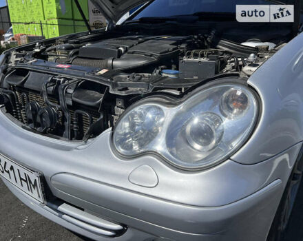 Серый Мерседес Ц-Класс, объемом двигателя 1.8 л и пробегом 319 тыс. км за 7500 $, фото 31 на Automoto.ua