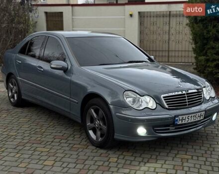 Серый Мерседес Ц-Класс, объемом двигателя 2.1 л и пробегом 260 тыс. км за 8500 $, фото 2 на Automoto.ua