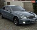 Серый Мерседес Ц-Класс, объемом двигателя 2.1 л и пробегом 260 тыс. км за 8500 $, фото 2 на Automoto.ua
