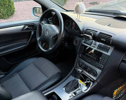 Серый Мерседес Ц-Класс, объемом двигателя 2.2 л и пробегом 287 тыс. км за 7500 $, фото 16 на Automoto.ua