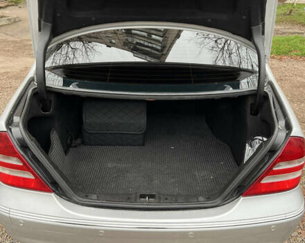 Серый Мерседес Ц-Класс, объемом двигателя 1.8 л и пробегом 263 тыс. км за 7600 $, фото 9 на Automoto.ua