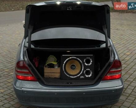 Серый Мерседес Ц-Класс, объемом двигателя 2.1 л и пробегом 260 тыс. км за 8500 $, фото 20 на Automoto.ua