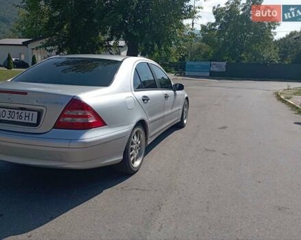 Сірий Мерседес Ц-Клас, об'ємом двигуна 1.8 л та пробігом 165 тис. км за 6500 $, фото 4 на Automoto.ua