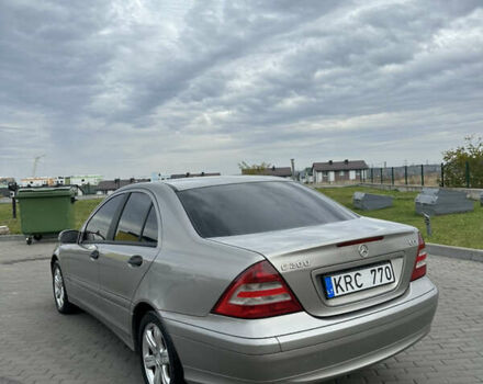 Сірий Мерседес Ц-Клас, об'ємом двигуна 2.2 л та пробігом 373 тис. км за 2950 $, фото 12 на Automoto.ua