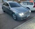 Серый Мерседес Ц-Класс, объемом двигателя 2.2 л и пробегом 306 тыс. км за 5700 $, фото 1 на Automoto.ua