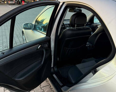 Серый Мерседес Ц-Класс, объемом двигателя 2.2 л и пробегом 287 тыс. км за 7500 $, фото 19 на Automoto.ua