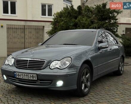 Серый Мерседес Ц-Класс, объемом двигателя 2.1 л и пробегом 260 тыс. км за 8500 $, фото 5 на Automoto.ua