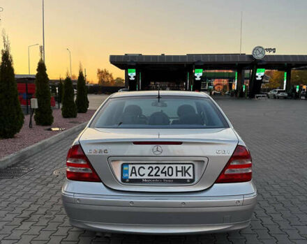 Серый Мерседес Ц-Класс, объемом двигателя 2.2 л и пробегом 287 тыс. км за 7500 $, фото 2 на Automoto.ua