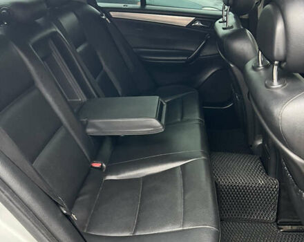 Серый Мерседес Ц-Класс, объемом двигателя 1.8 л и пробегом 263 тыс. км за 7600 $, фото 5 на Automoto.ua