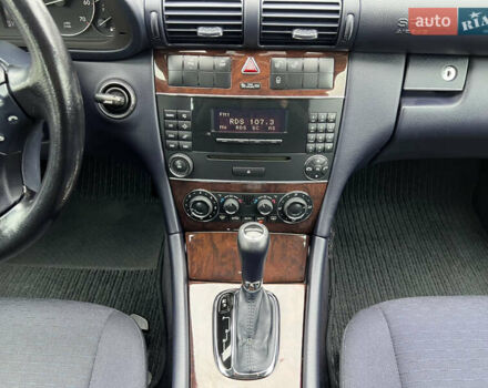 Сірий Мерседес Ц-Клас, об'ємом двигуна 1.8 л та пробігом 162 тис. км за 7299 $, фото 62 на Automoto.ua