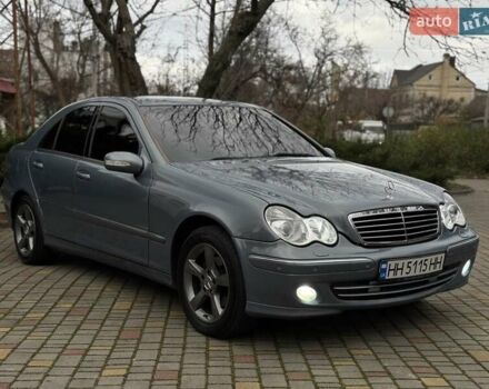 Серый Мерседес Ц-Класс, объемом двигателя 2.1 л и пробегом 260 тыс. км за 8500 $, фото 4 на Automoto.ua