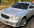 Серый Мерседес Ц-Класс, объемом двигателя 1.8 л и пробегом 278 тыс. км за 6500 $, фото 2 на Automoto.ua