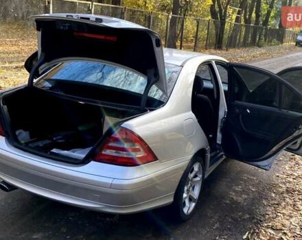 Серый Мерседес Ц-Класс, объемом двигателя 1.8 л и пробегом 278 тыс. км за 6500 $, фото 17 на Automoto.ua