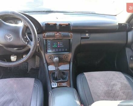 Серый Мерседес Ц-Класс, объемом двигателя 1.8 л и пробегом 300 тыс. км за 7200 $, фото 8 на Automoto.ua