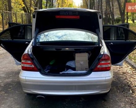 Серый Мерседес Ц-Класс, объемом двигателя 1.8 л и пробегом 278 тыс. км за 6500 $, фото 14 на Automoto.ua