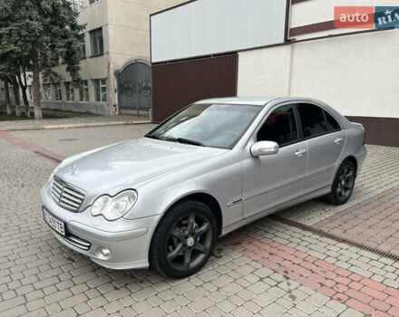 Серый Мерседес Ц-Класс, объемом двигателя 1.8 л и пробегом 179 тыс. км за 6200 $, фото 1 на Automoto.ua