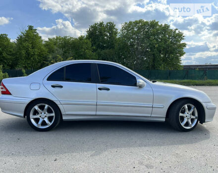 Сірий Мерседес Ц-Клас, об'ємом двигуна 1.8 л та пробігом 225 тис. км за 6350 $, фото 6 на Automoto.ua