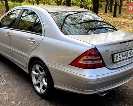 Серый Мерседес Ц-Класс, объемом двигателя 1.8 л и пробегом 278 тыс. км за 6500 $, фото 4 на Automoto.ua