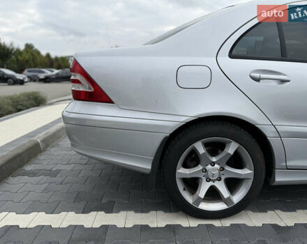 Серый Мерседес Ц-Класс, объемом двигателя 1.8 л и пробегом 212 тыс. км за 7600 $, фото 3 на Automoto.ua