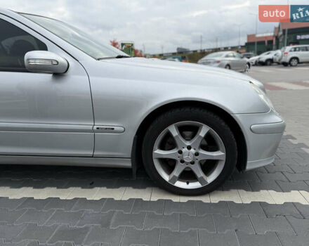 Серый Мерседес Ц-Класс, объемом двигателя 1.8 л и пробегом 212 тыс. км за 7600 $, фото 5 на Automoto.ua